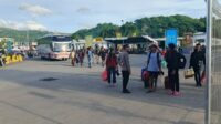 Ratusan Pemudik Tiba di Lembar: Keamanan Pelabuhan Jadi Prioritas Utama