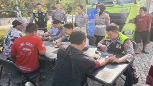 Polres Lombok Barat Gelar Bakti Kesehatan Gratis di Pelabuhan Gilimas Lembar
