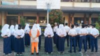 Polisi Sambangi SMPN 1 Gerung, Edukasi Tertib Lalu Lintas Sejak Dini