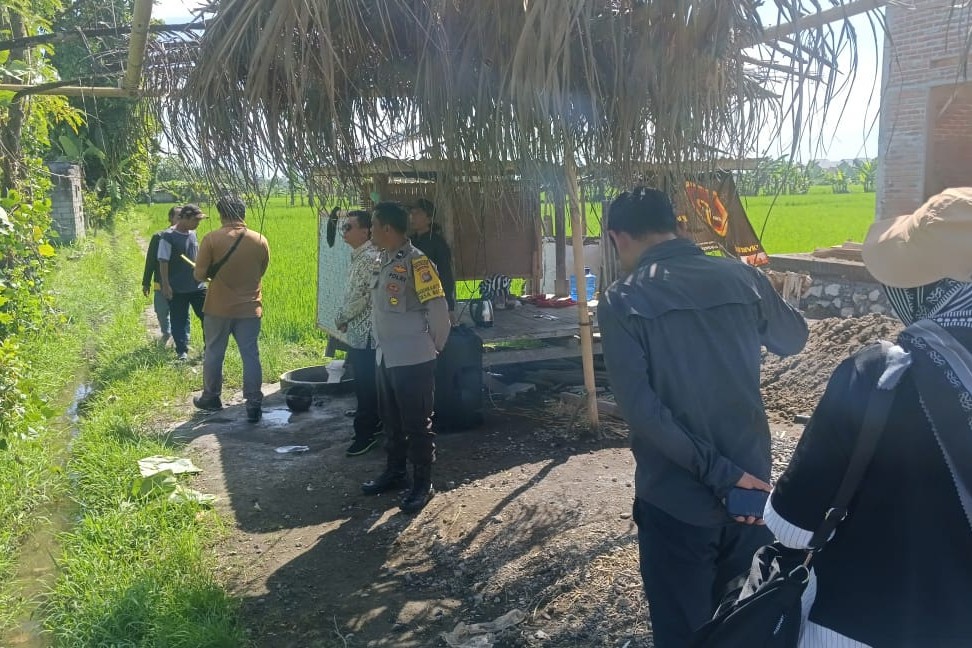 Optimalisasi Lahan Pertanian Lewat Pendampingan Polisi di Desa Beleka